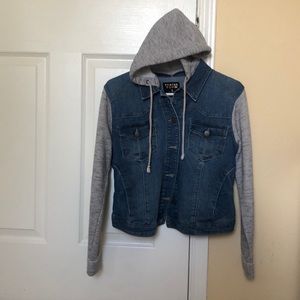 Jean Botton Up Jacket With Knit Sleeves